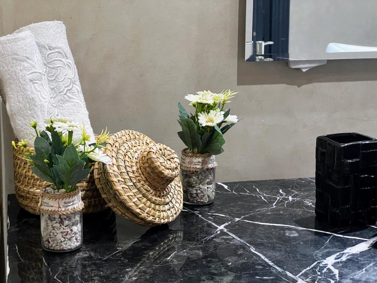 Moderne, Lumineux & Spacieux Avec Balcon -Central -Wifi-Smart Tv-Clim Марракеш Экстерьер фото