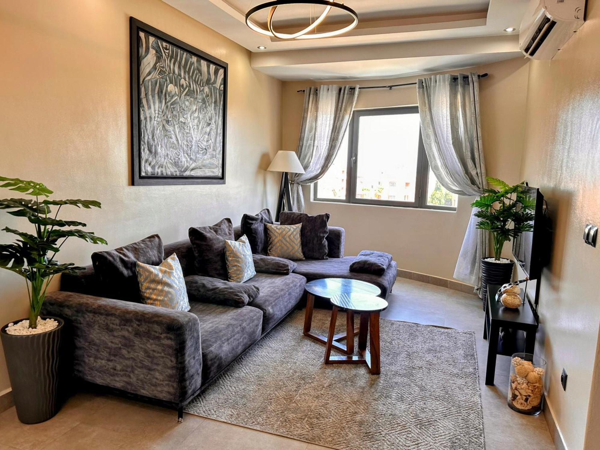 Moderne, Lumineux & Spacieux Avec Balcon -Central -Wifi-Smart Tv-Clim Марракеш Экстерьер фото